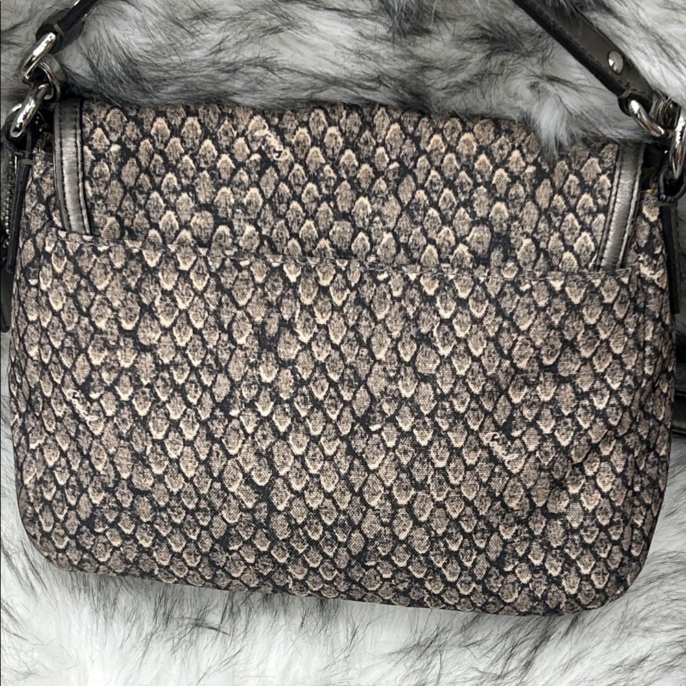 Coach Taylor Snake Pattern flap Crossbody handBag / crossbody - Picture 6 of 15